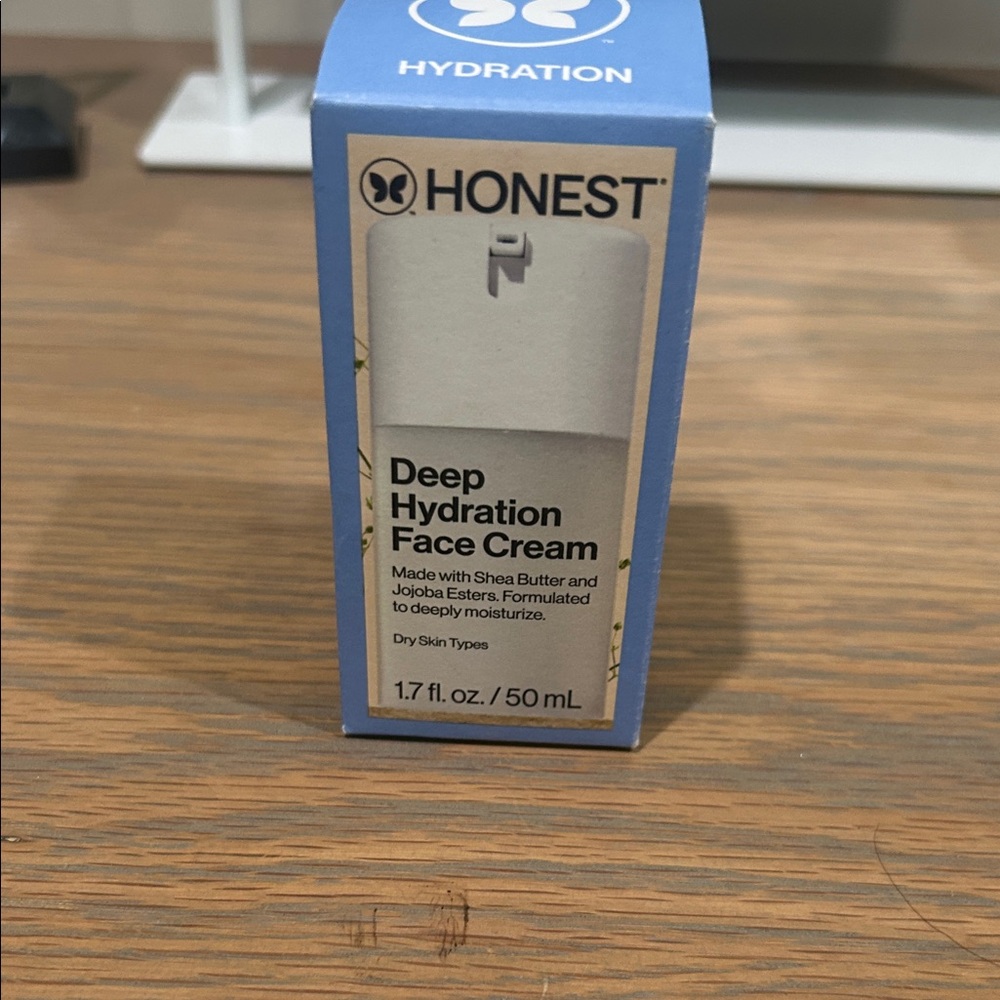 HONEST NWT face cream! 🧴